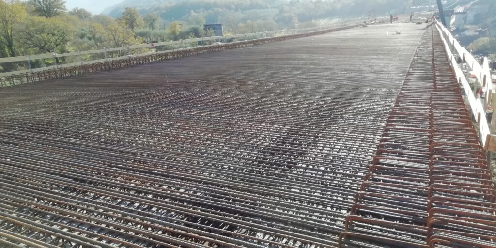Risultati immagini per strada fondovalle calore