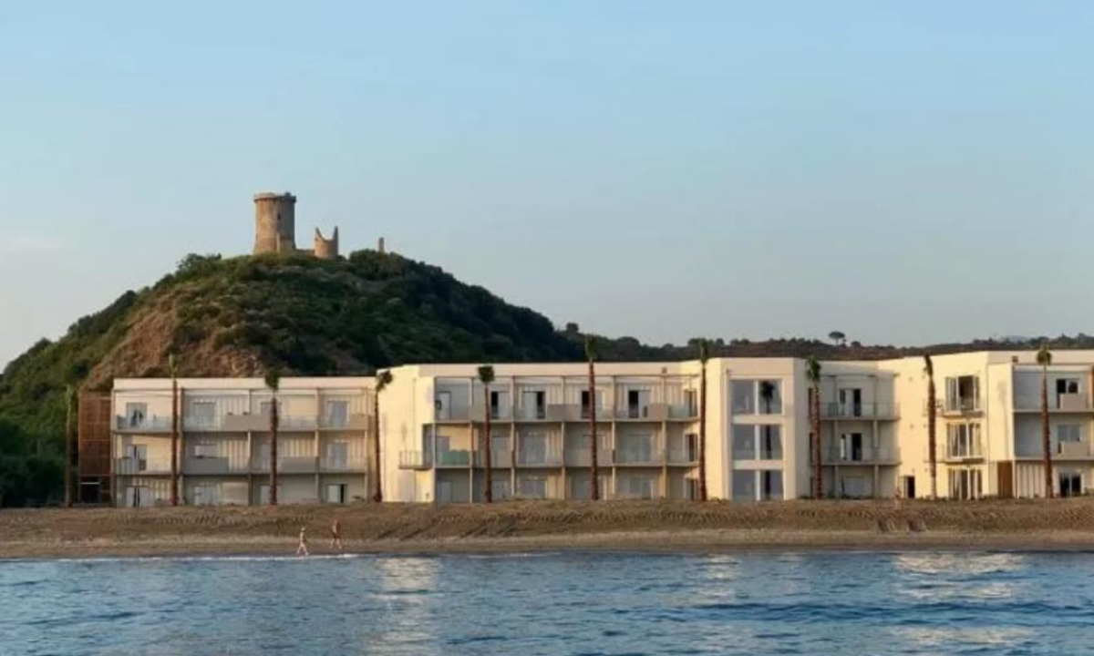Ascea Marina, ecomostro dismesso da istituto religioso a resort di lusso sulla spiaggia: lettera al Papa - Il Giornale d'Italia