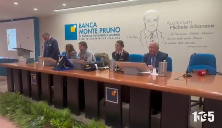 A Roscigno, le celebrazioni del 4 novembre diventano una lezione di vita e coraggio con il Colonnello Calcagni.