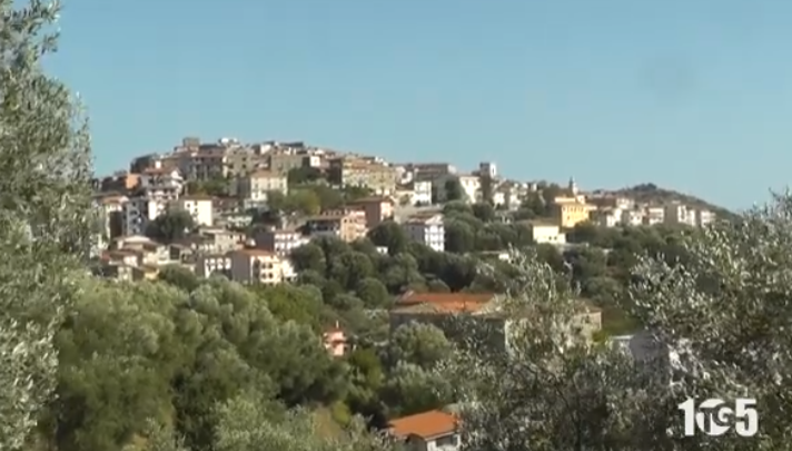 Camerota, caduta fatale per un 23enne. Salma sotto sequestro.